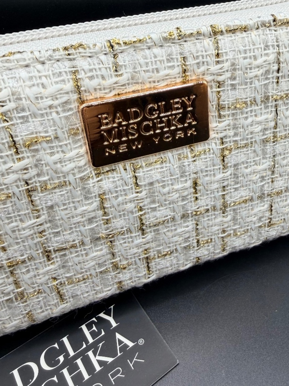 NWT - Badgley Mischka - New York Tweed Zip Around Wallet in White Gold Metallic